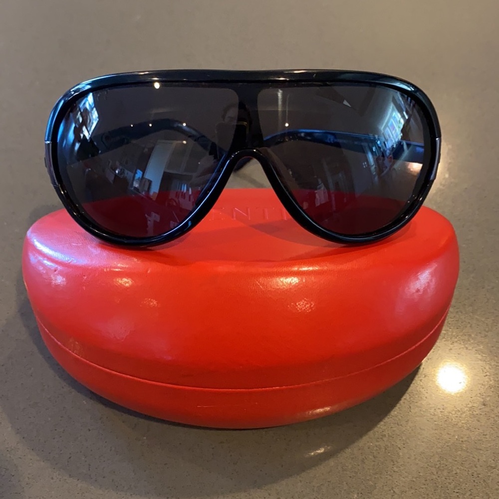Valentino wrap around unisex sunglasses with diamond accents.